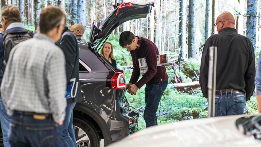 Högupplöst LED-skärm i mässmonter