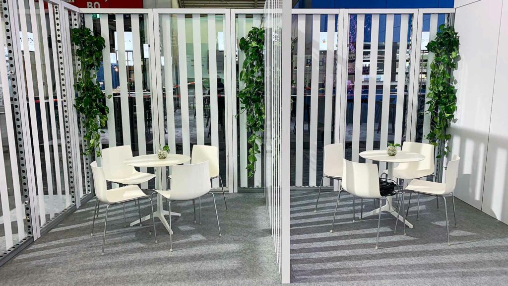 Expo-lösning med mötesrum för mässmonter byggt i beMatrix