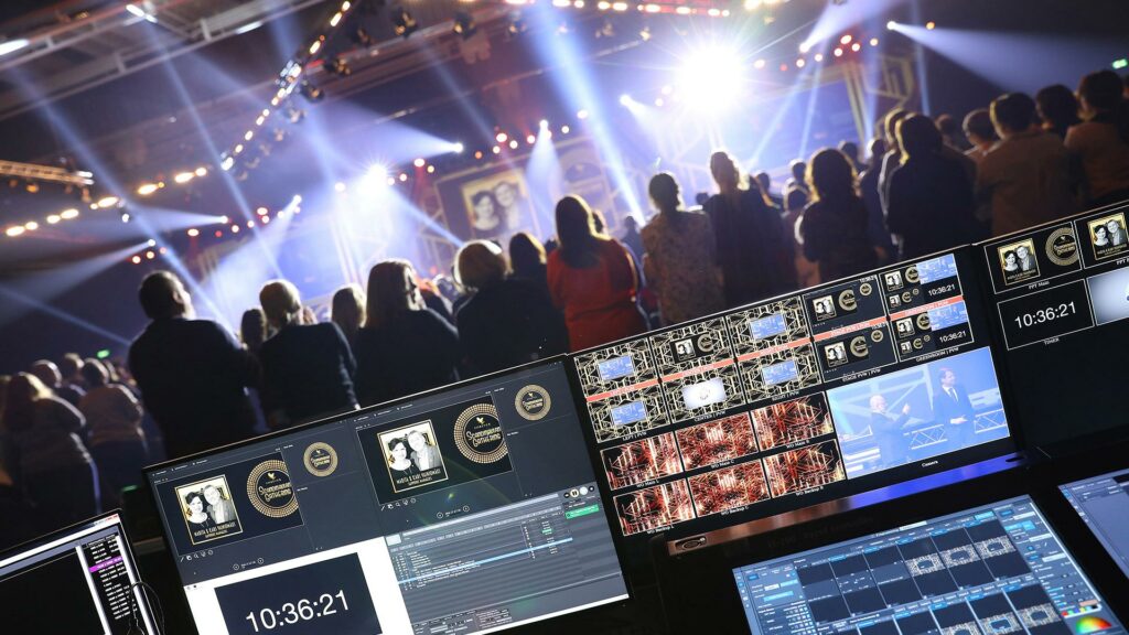 Image mixer and media server for events.