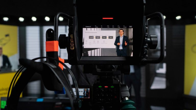 Exempel på hur du kan bygga egen studio för streaming