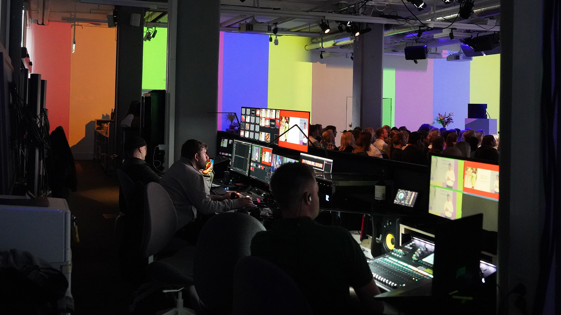 Redigeringsbordet i studio